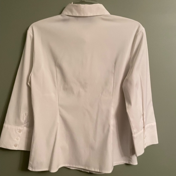 Express white bottoms down shirt size 9/10. Stretchy, 2/3 sleeves - Picture 6 of 14
